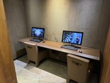 China Airlines Business Class Lounge Taipei Schreibtisch
