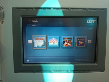 Lot Polish Airlines Business Class Boeing 787 8 Entertainment Spiele