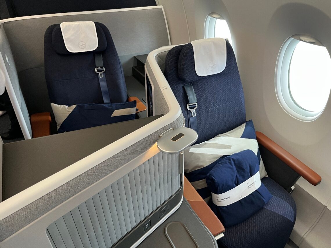 Lufthansa Airbus A350 Allegris Business Class Sitz 8