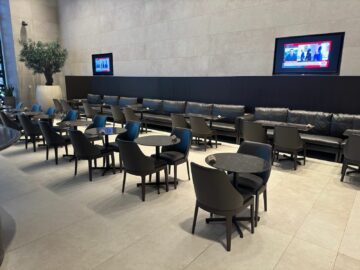 Qatar Airways Al Mourjan Business Lounge The Garden Restaurant Bereich7