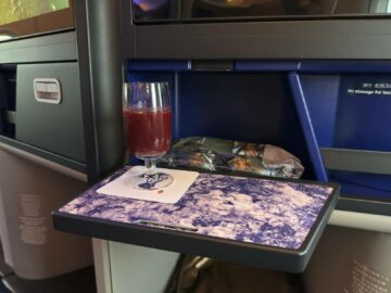 China Airlines Business Class Airbus A321neo Welcome Drink Abstelltisch