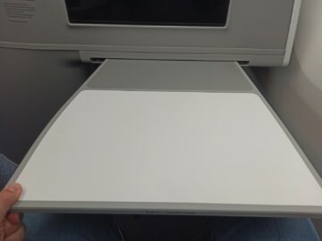 Lufthansa Allegris Business Class Airbus A350 Sitz Tisch