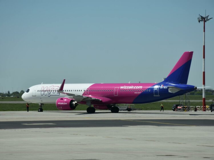 Wizz Air Flugzeug Airbus A321neo