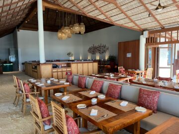 Conrad Maldives Rangali Island Fruehstueck Tische