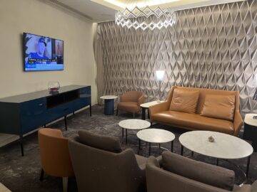 Qatar Airways Premium Lounge London Heathrow Terminal 4 Sitzgelegenheiten 3