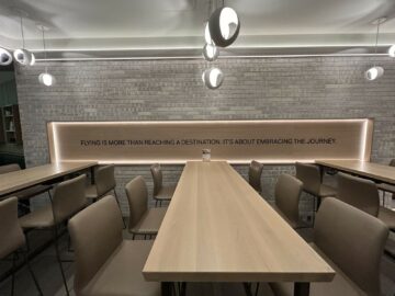 Lufthansa Allegris Lounge Newark Bistrotische