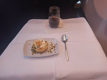 Condor Airbus A330neo Business Class Essen Mittagessen Dessert