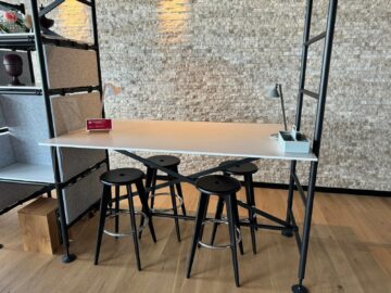 Swiss Lounge Zurich D Gates Vitra Raum Hochtisch