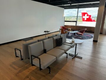 Swiss Lounge Zurich D Gates Vitra Raum Sitzbank