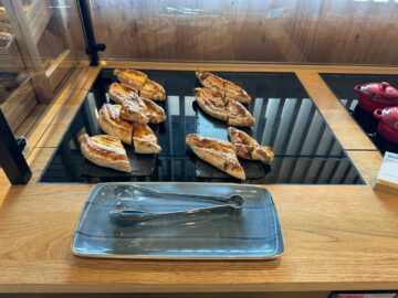 Swiss Lounge Zurich D Gates Warmes Essen