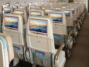 Emirates Airbus A350 900 Economy Class Kabine Hinten Copyright