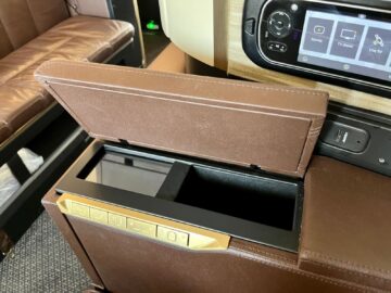 Etihad First Class Apartment A380 Staufach