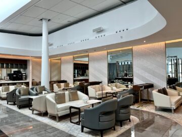 Etihad First Class Lounge Abu Dhabi Terminal A Cafe Sitzgelegenheiten 1