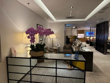 Singapore Airlines Silverkris First Class Lounge Hongkong Blick In Die Lounge Eingang