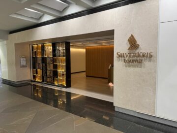 Singapore Airlines Silverkris First Class Lounge Hongkong Eingangsbereich