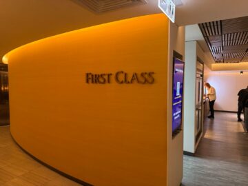 Singapore Airlines Silverkris First Class Lounge Hongkong First Class