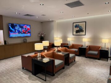 Singapore Airlines Silverkris First Class Lounge Hongkong Sitzbereich