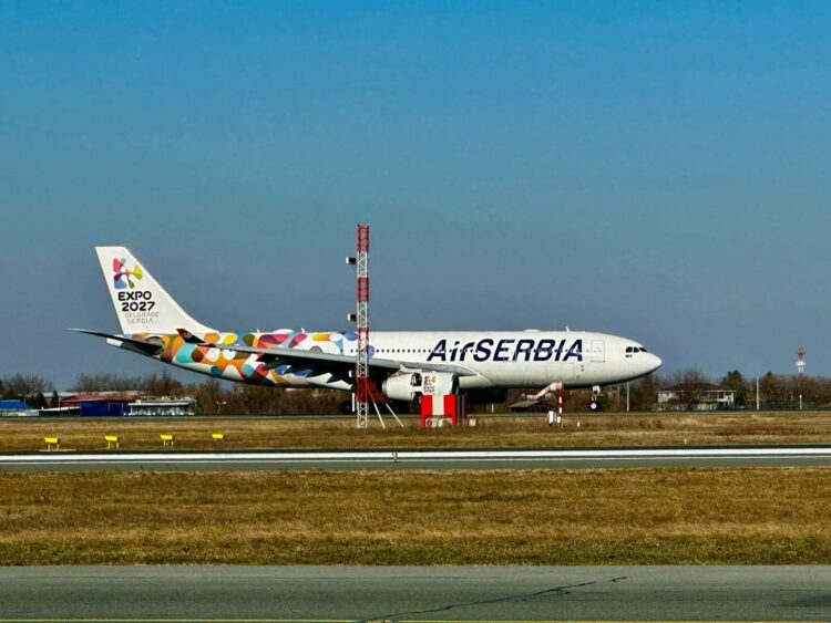 Air Serbia Flugzeug Airbus A330 200 Sonderlackierung Expo Copyright