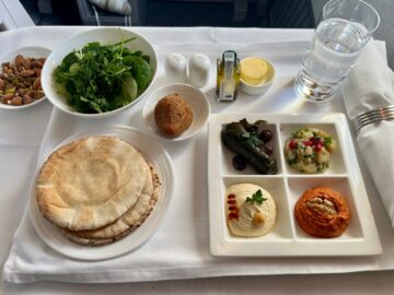 Emirates Boeing 777 300er Business Class Mezze