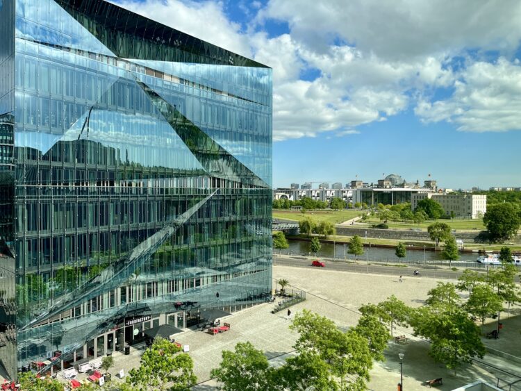 Steigenberger Hotel Am Kanzleramt Ausblick Kanzleramt