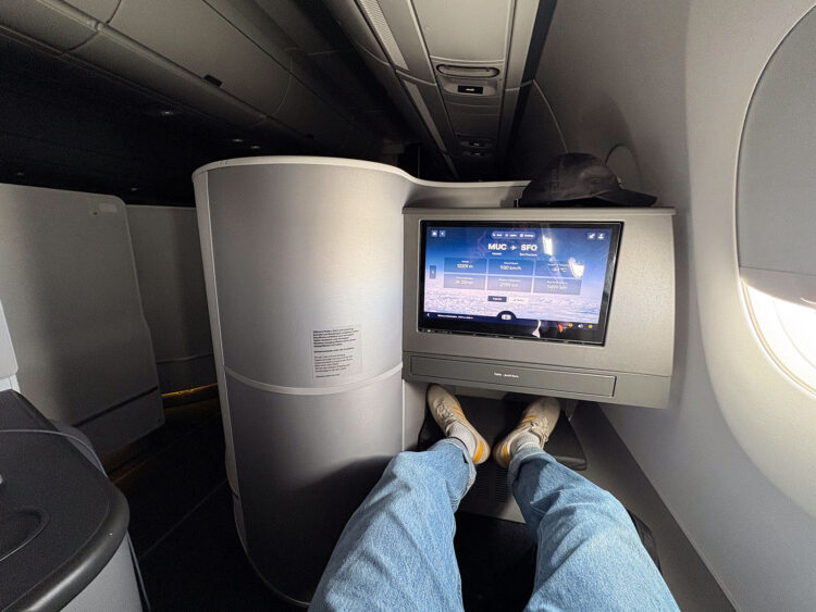 Lufthansa Allegris Business Class Airbus A350 Sitz Privacy Seat