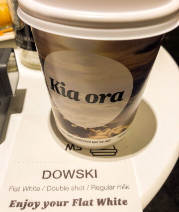 Air New Zealand Lounge Auckland Kaffee Flat White