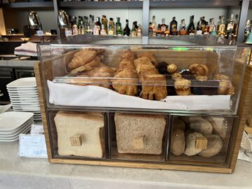 American Express Centurion Lounge Hongkong Bar Fruehstueck 2
