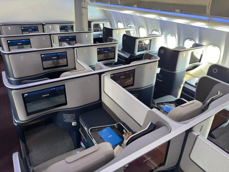 Ita Airways Business Class Airbus A330 900neo Kabine Von Oben