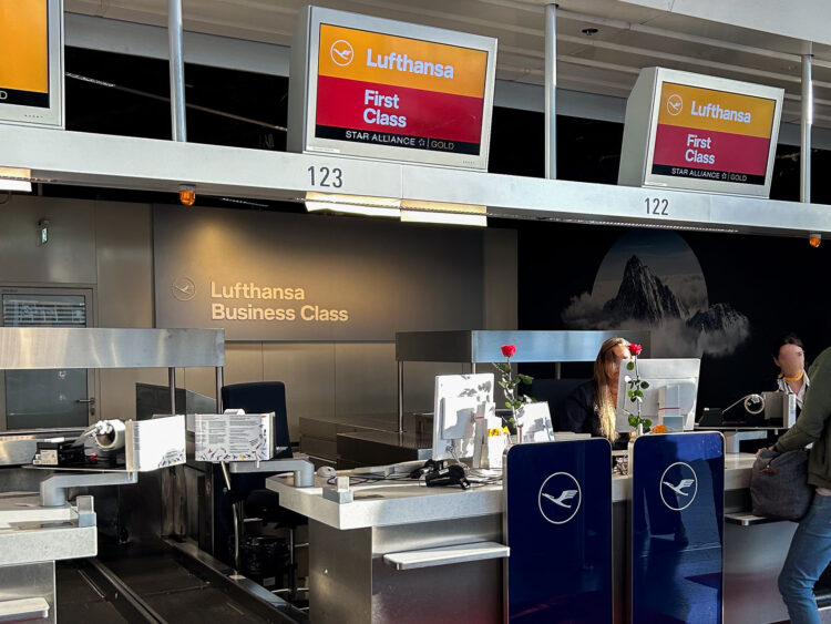 Lufthansa First Class Check In Frankfurt Flughafen