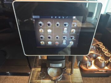American Express Centurion Lounge Tokyo Haneda Kaffeemaschine Englisch