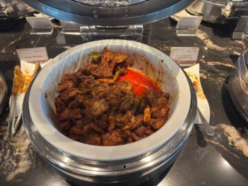Singapore Airlines Silverkris Lounge Bangkok Chicken Rendang