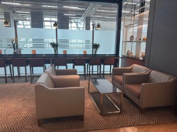Singapore Airlines Silverkris Lounge Bangkok Lounge Sofa