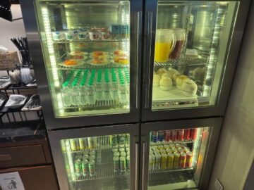 Singapore Airlines Silverkris Lounge Bangkok Softdrinks