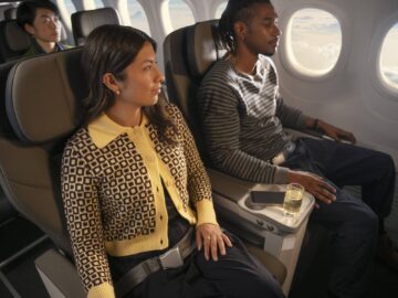 Alaska Airlines Boieng 737 Domestic First Class 2 Copyright