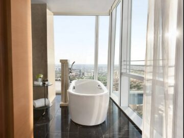 Shangri La The Shard London Iconic Shard Suite Bathroom Copyright