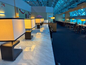 Singapore Airlines Silverkris Lounge Taipei Taoyuan Hochtisch3