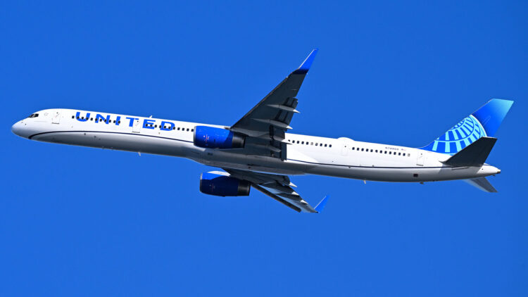 United Boeing 757 300 N78866 Take Off From Runway 27 Boston Feb 2025 Copyright