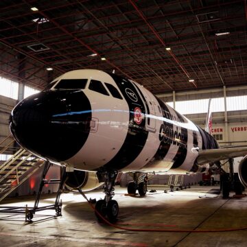 Condor Airbus A320 Sonderlackierung Eintracht Frankfurt