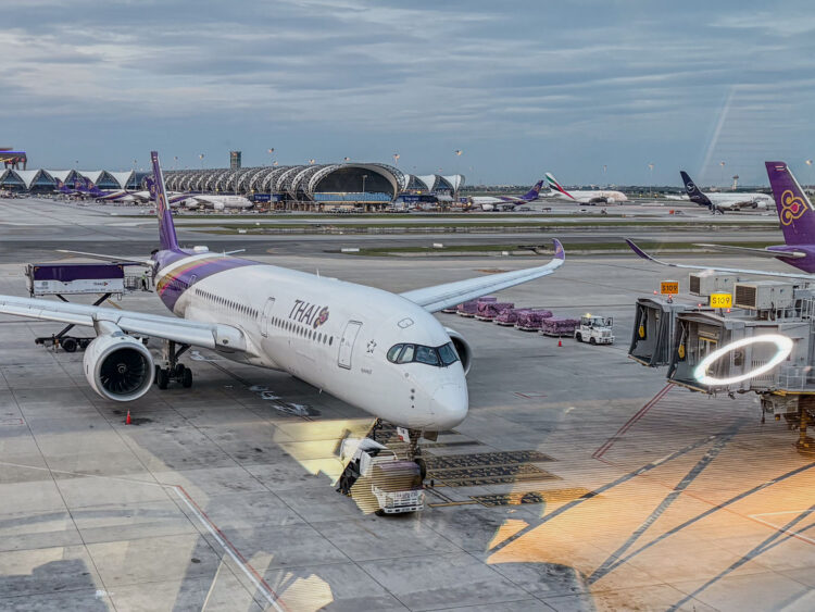 Thai Airways Airbus A350 900 Flugzeuge Bangkok Flughafen Airport