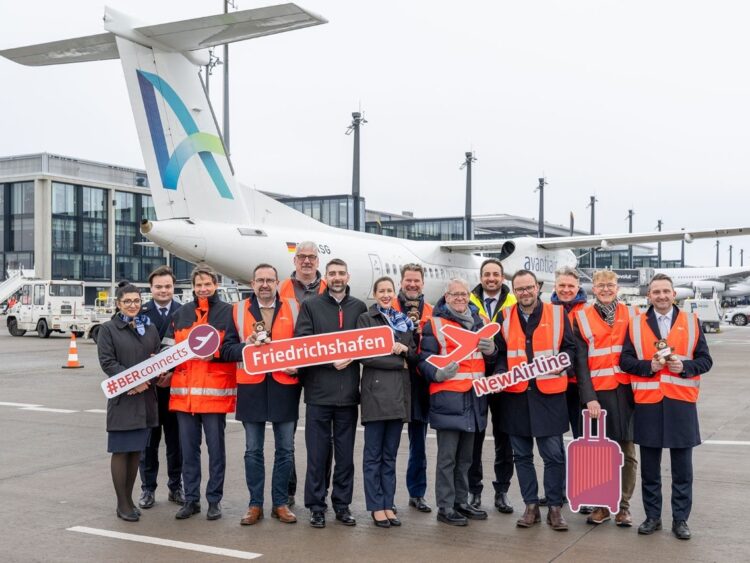 Air Uniqon Erstflug Berlin Copyright