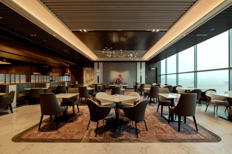 Singapore Airlines First Class Silverkris Lounge Terminal 2 Singapur Essensbereich Copyright