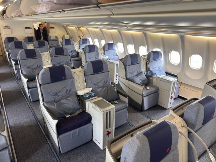 Air China Business Class Airbus A330 300 Kabine