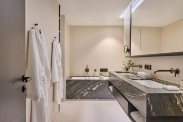 Koenigshof A Luxury Collection Hotel Junior Suite Badezimmer Copyright
