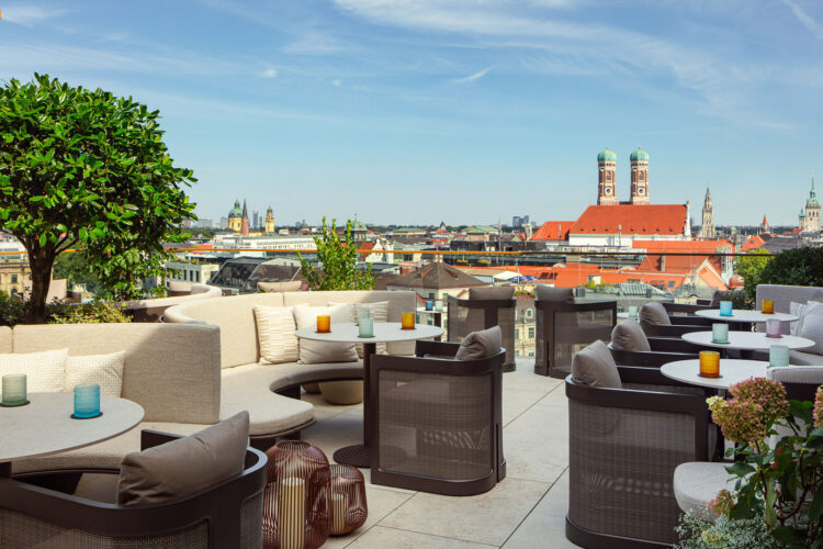 Koenigshof, A Luxury Collection Hotel, Munich Greta Oto Terrasse Copyright