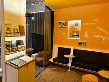 Lufthansa Business Lounge Stuttgart Buecher Kunst