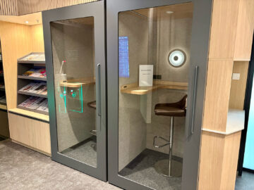 Lufthansa Business Lounge Stuttgart Telefon Arbeitskabine