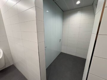 Lufthansa Senator Lounge Stuttgart Toiletten
