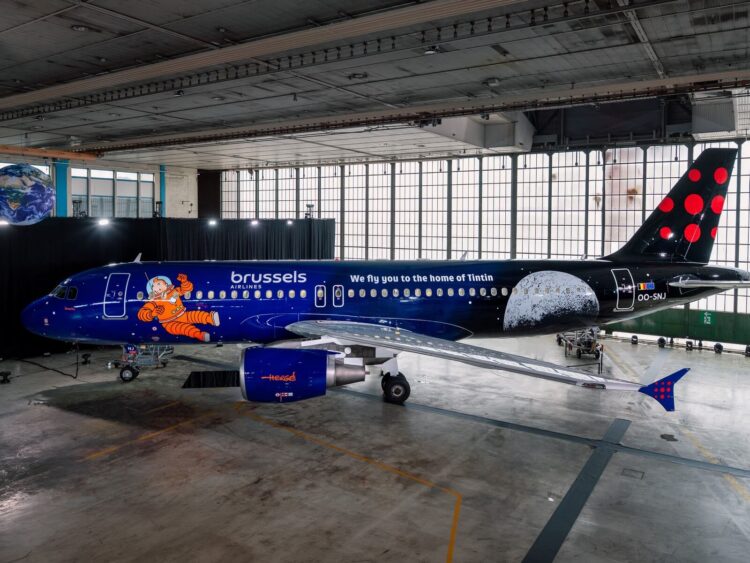 Brussels Airlines Flugzeug Airbus A320 Sonderlackierung Tintin Gravity Copyright