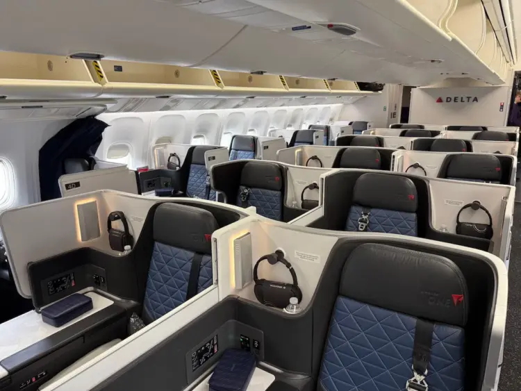 Delta Air Lines One Business Class Boeing 767 400er Thompson Vantage