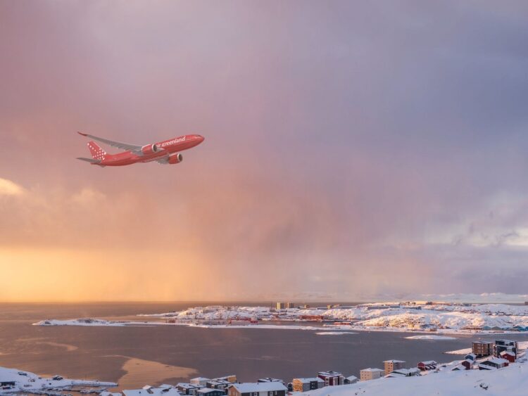 Air Greenland Airbus A330 800 Anflug Copyright